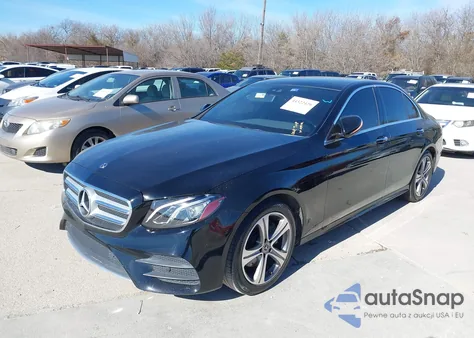 2019 Mercedes-Benz E 300 z USA, uszkodzony, nr VIN WDDZF4JB8KA600698